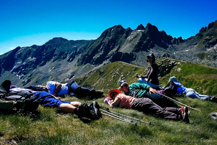 Randonnée Ariège groupe vers le refuge du Rhule