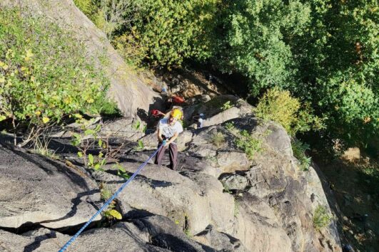Escalade grande voie en Ariège Pyrénées - Formation autonomie