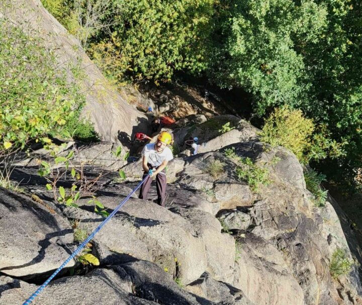 Escalade grande voie en Ariège Pyrénées - Formation autonomie